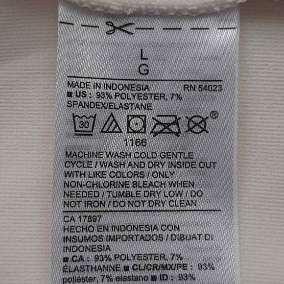 Ladies velvet pullover top NWT - Picture 10 of 10